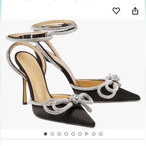 Double bow satin pumps